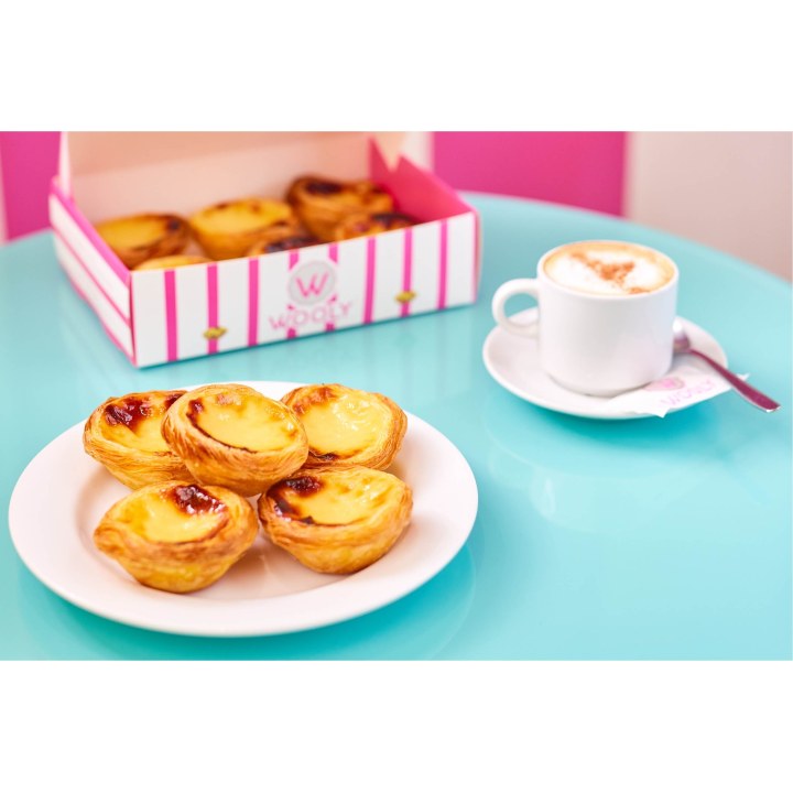 Pastel de Nata artisanal – Pâte feuilletée croustillante, crème vanille caramélisée, Wooly Pâtisserie Bruxelles